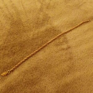 Elegant Gold Women's Bracelet